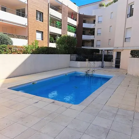 Raphael, T2, Piscine, Proche Centre